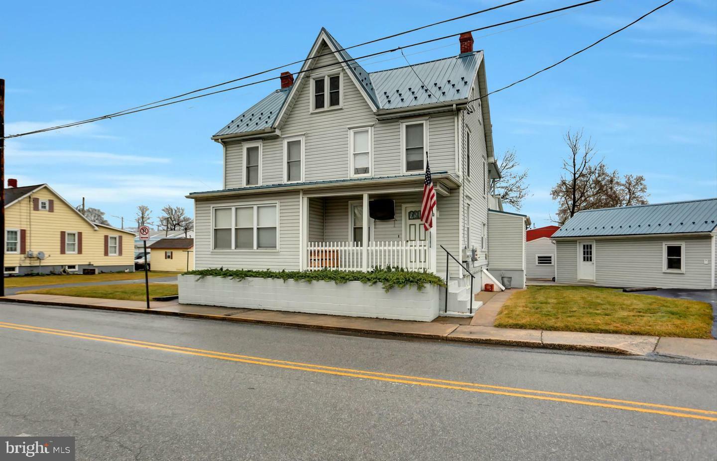 Property Photo: 126 W Burd Street PA 17257