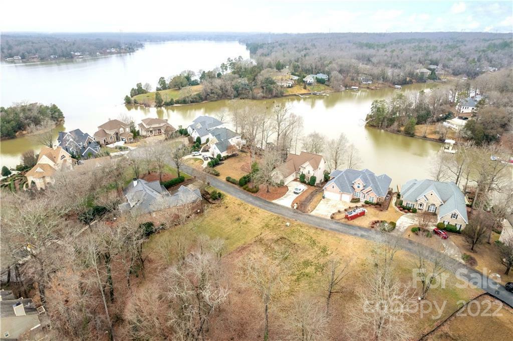 Property Photo:  14007 Point Lookout Road  NC 28278 