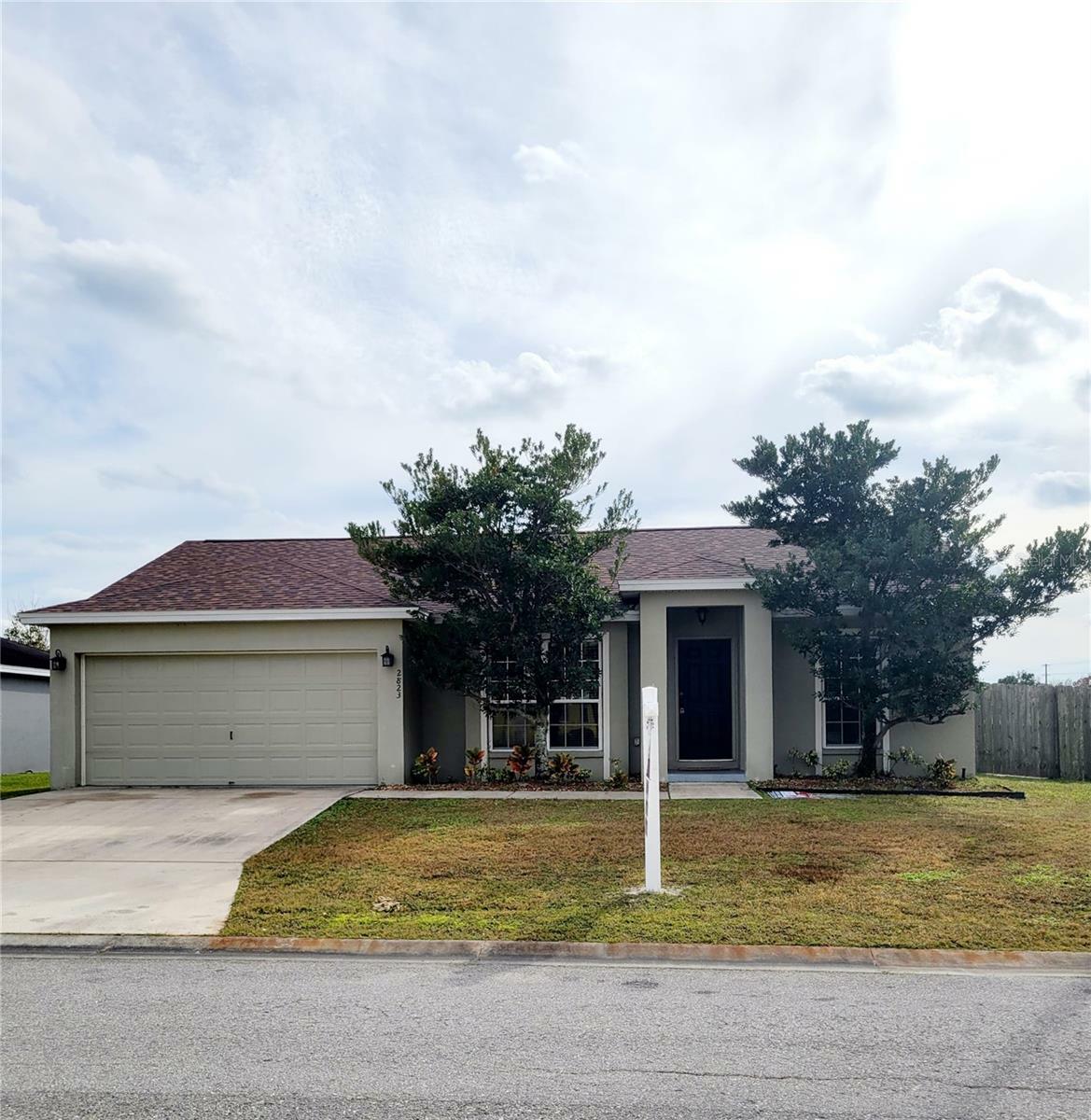 Property Photo:  2823 Stonewood Circle  FL 33810 