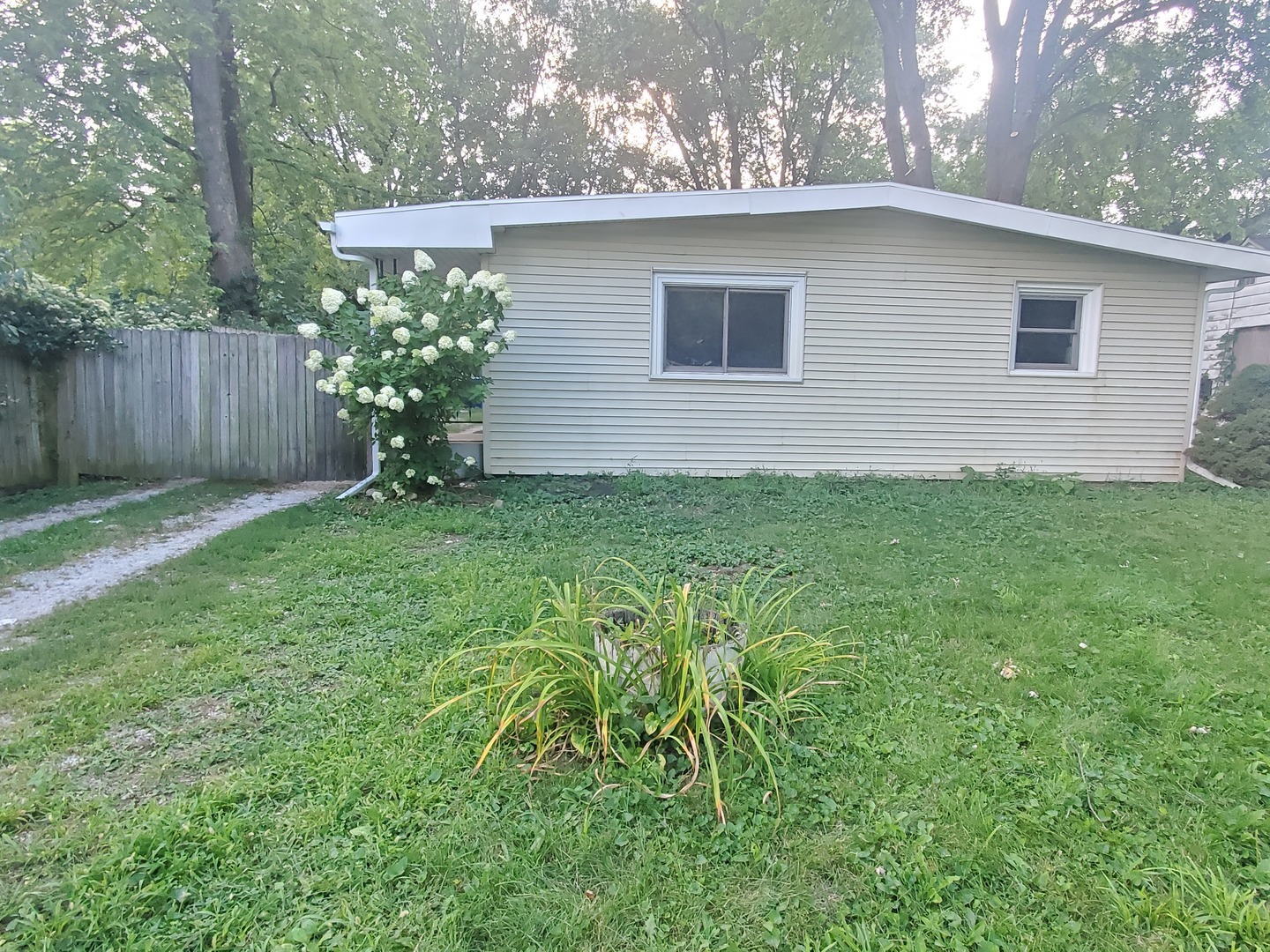 Property Photo: 1383 Pearl Street IL 60505