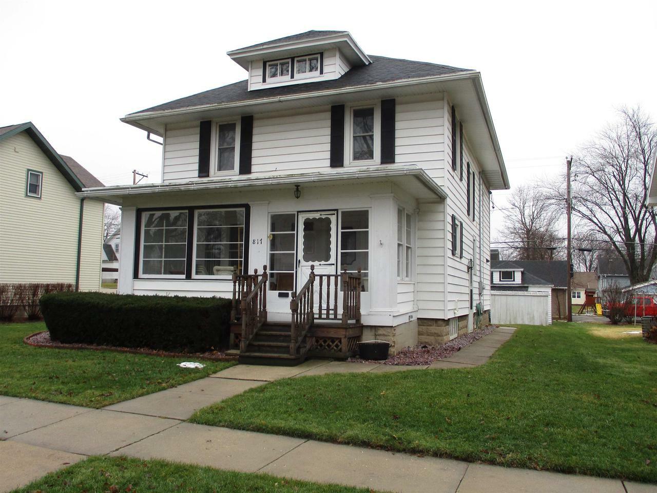 Property Photo:  817 East Walnut St  WI 53032 