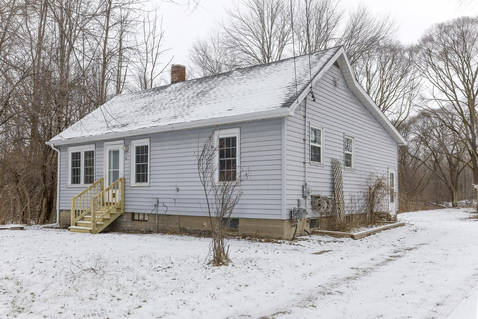 Property Photo:  56 N Meridian  MI 48640 