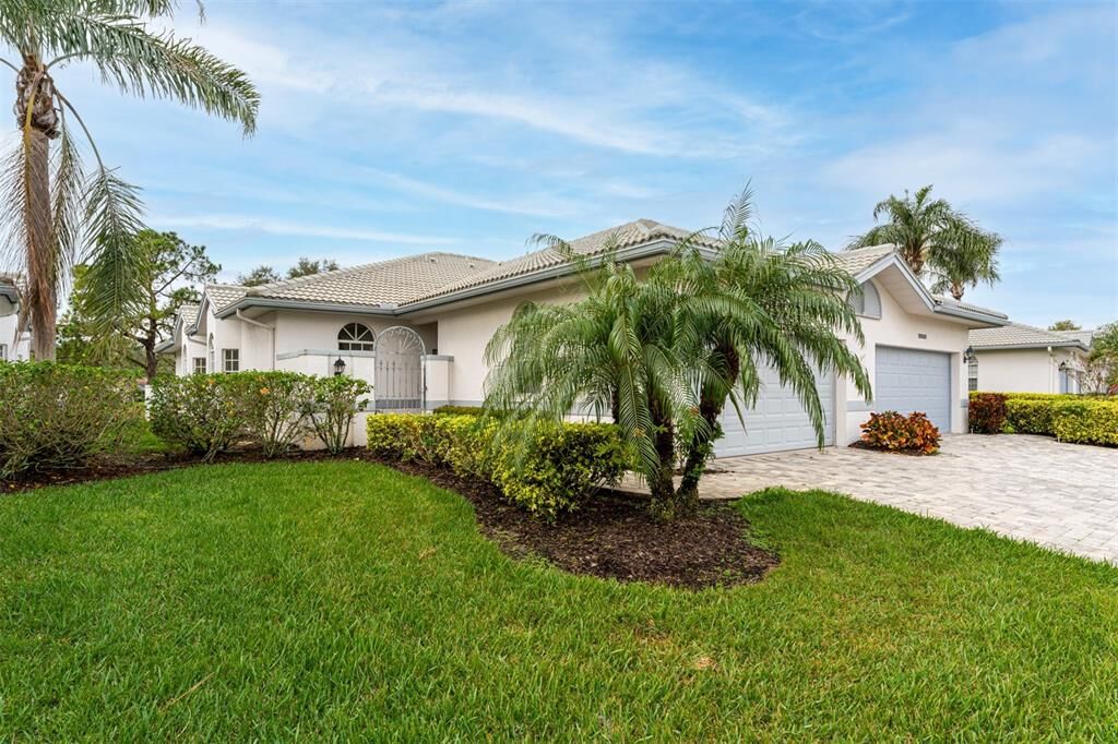 Property Photo:  5582 W Long Common Court 41  FL 34235 