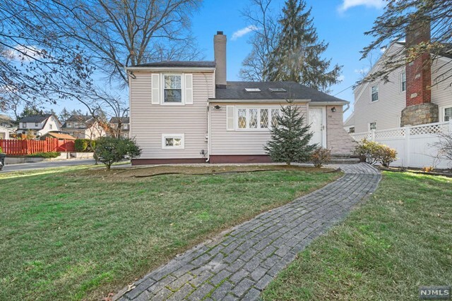 Property Photo: 200 West Ivy Lane NJ 07631