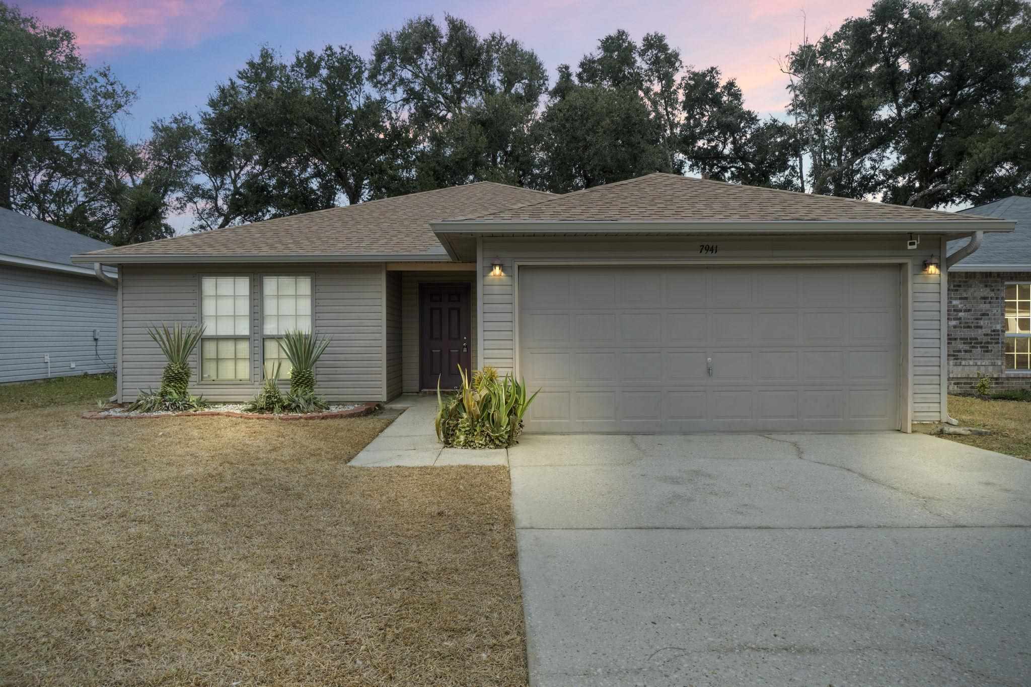 Property Photo:  7941 Nalo Creek Loop  FL 32514 