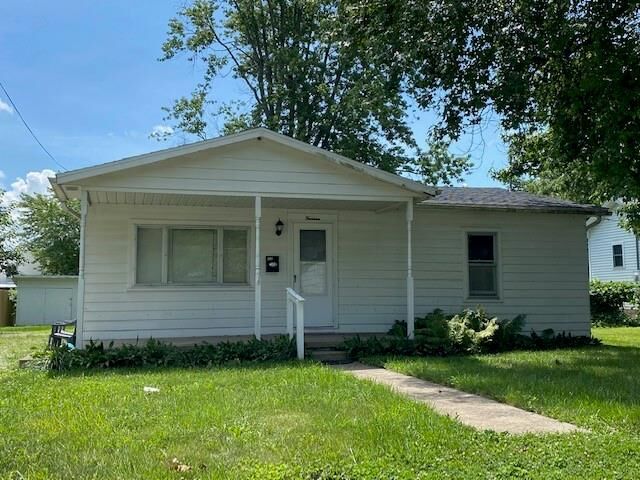 Property Photo:  14 Washington Avenue  IL 61920 