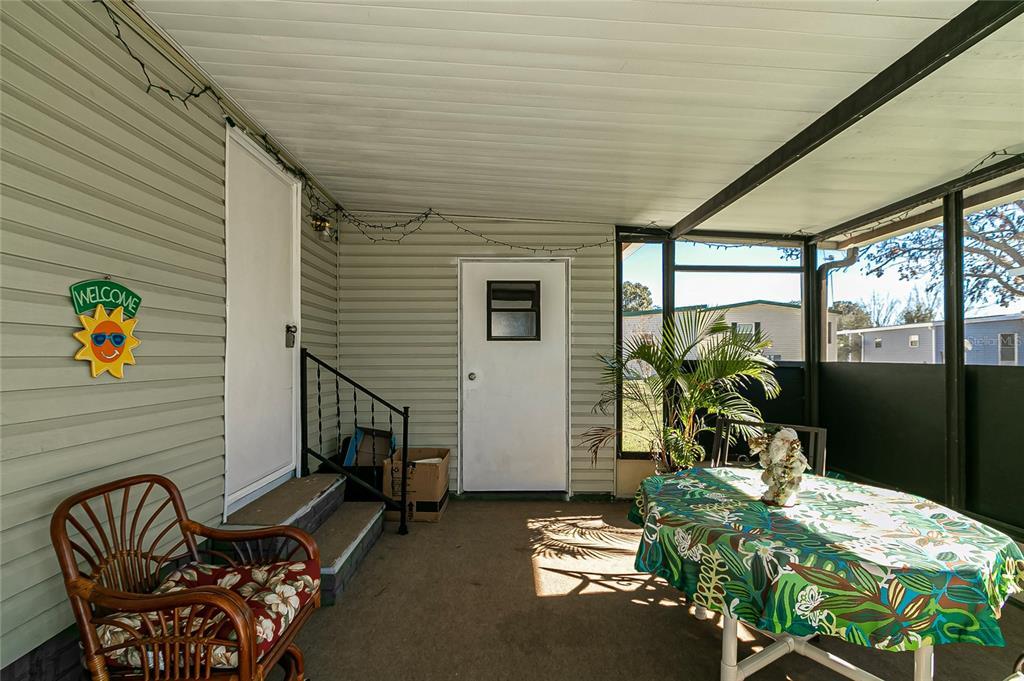 Property Photo: 804 Weeping Willow Avenue FL 32159