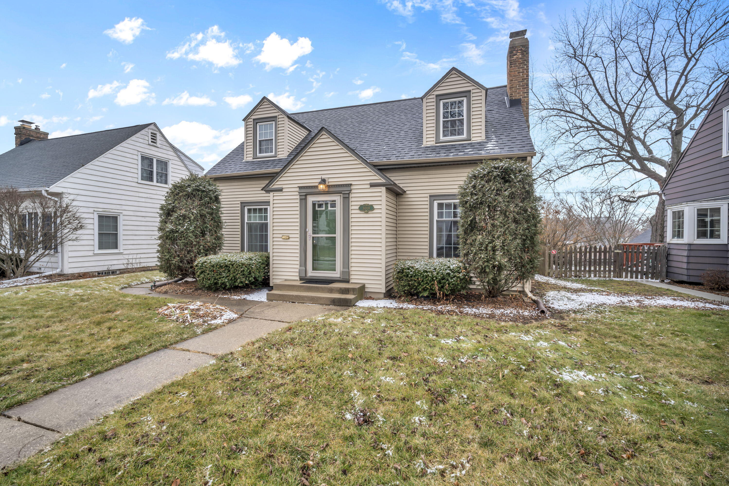 Property Photo: 3019 N 90th St WI 53222