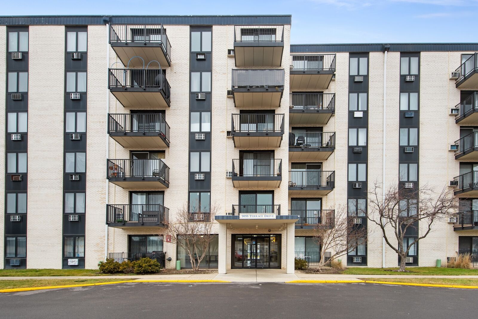 Property Photo:  9098 W Terrace Drive 6I  IL 60714 