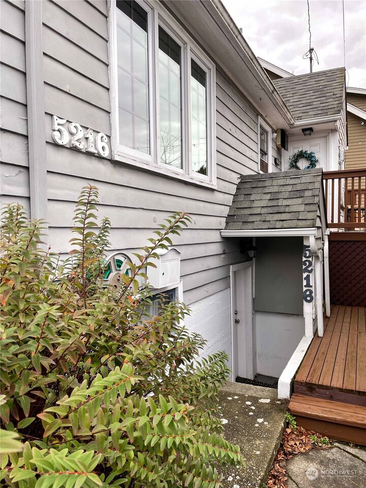 Property Photo:  5216 8th Avenue NW  WA 98107 
