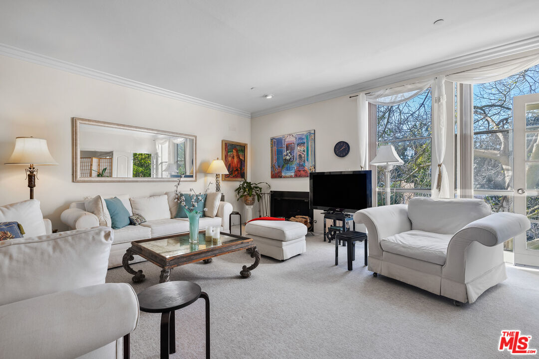 Property Photo:  964   Hancock Ave 203  CA 90069 