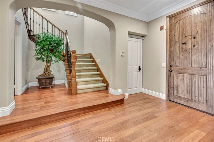 Property Photo:  21 Arches  CA 92603 