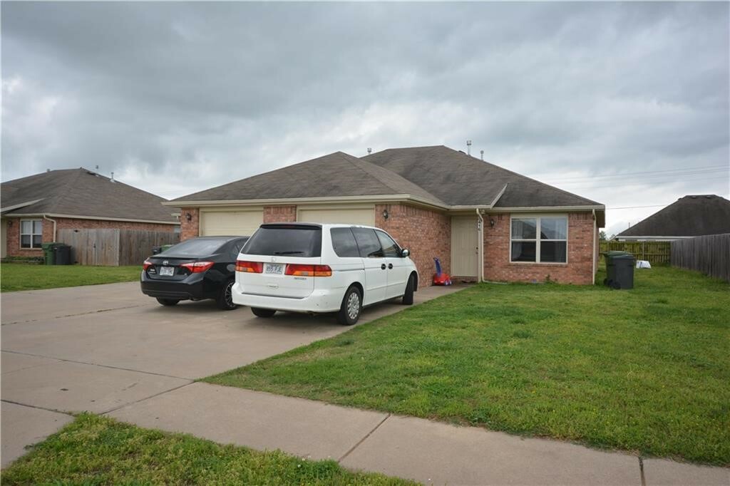 Property Photo:  416 And 418 E Southern Trace Drive  AR 72758 