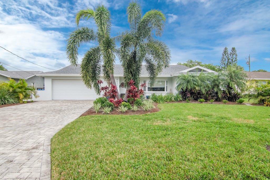 Property Photo: 4656 Neptune Drive SE FL 33705