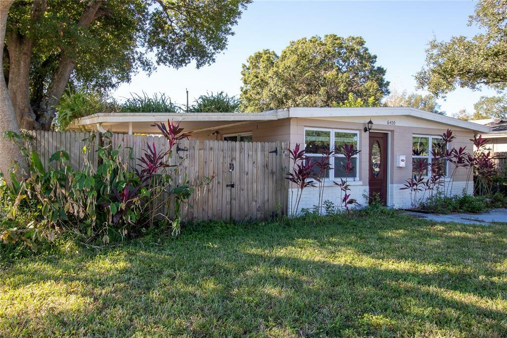 Property Photo: 6400 81st Avenue N FL 33781