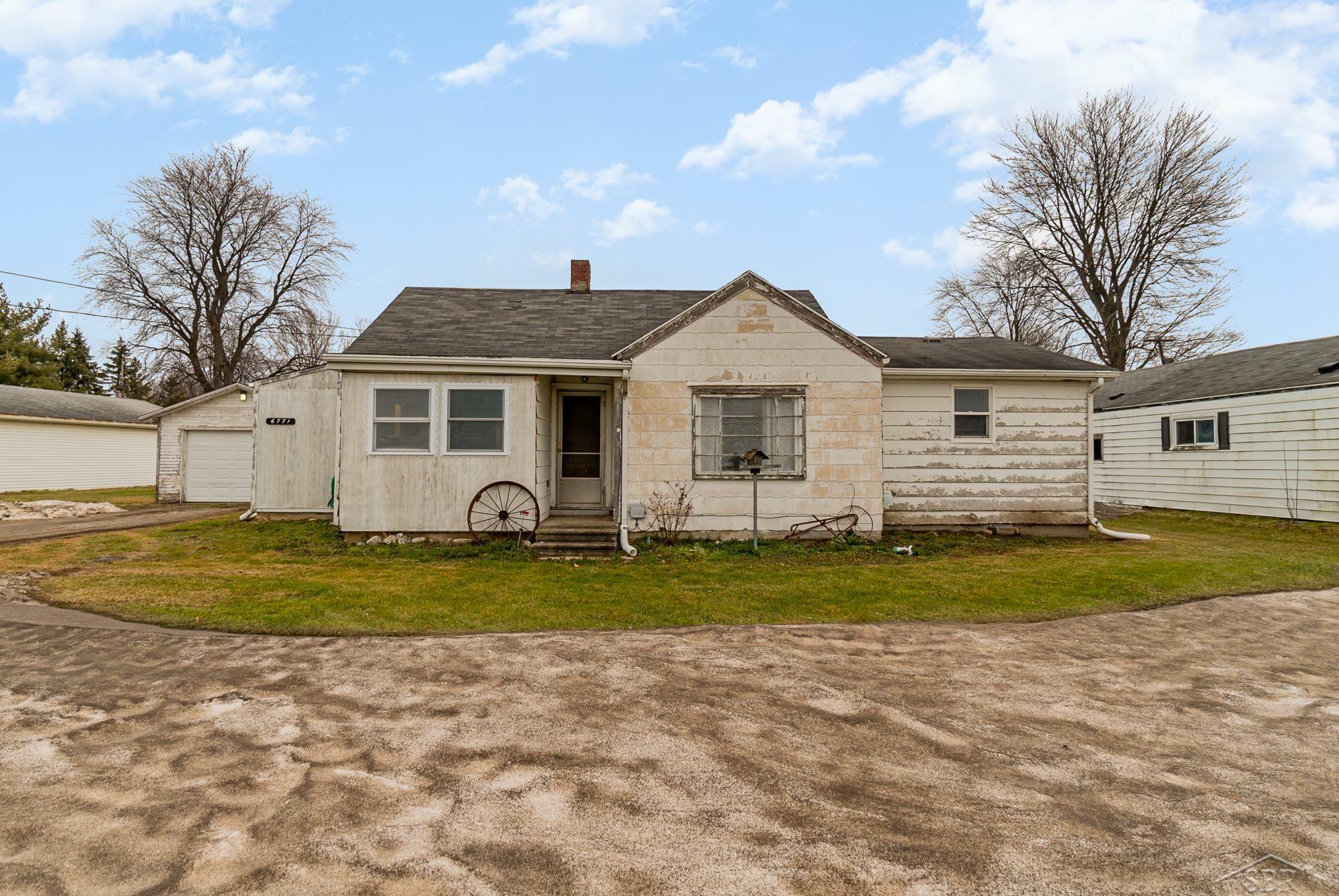 Property Photo:  6771 East Road  MI 48601 