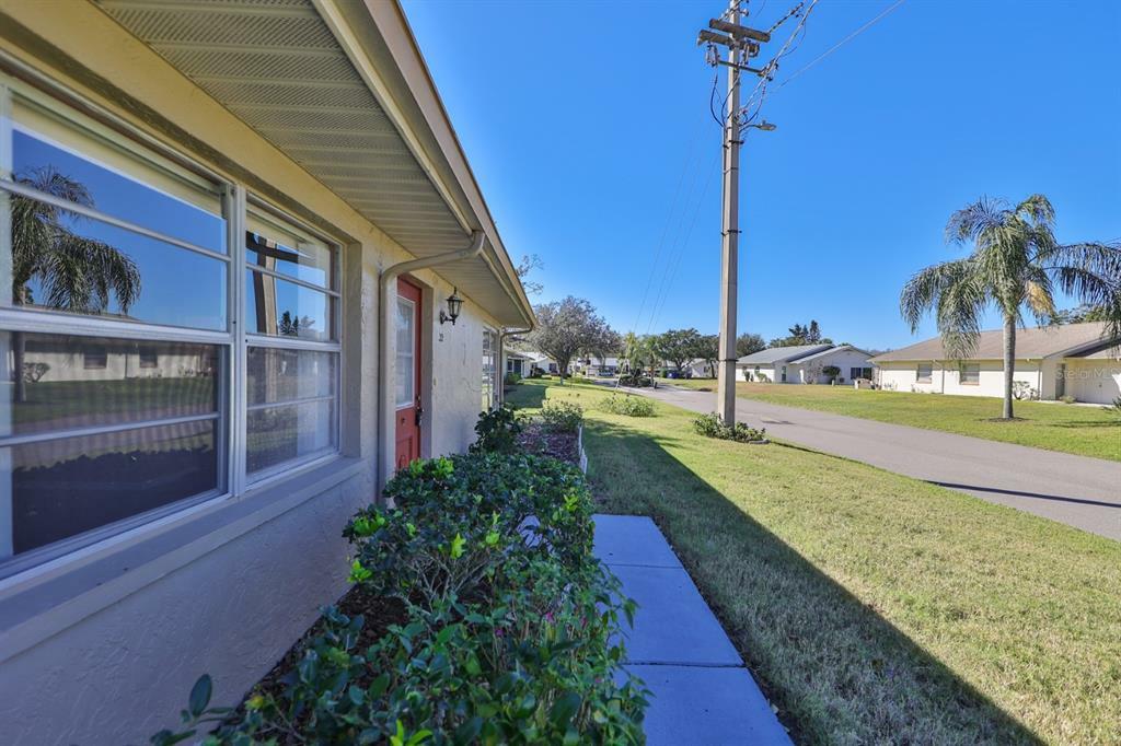 Property Photo:  1904 Canterbury Lane 32  FL 33573 