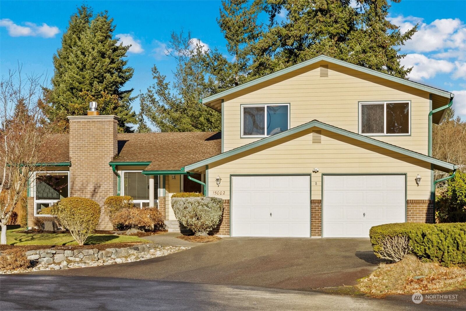 Property Photo: 15002 113th Avenue E WA 98374