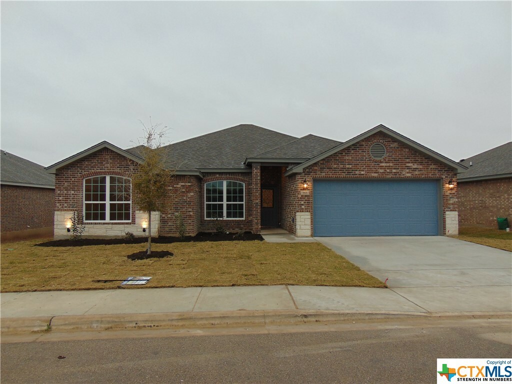 Property Photo: 913 Galloway Drive TX 76513