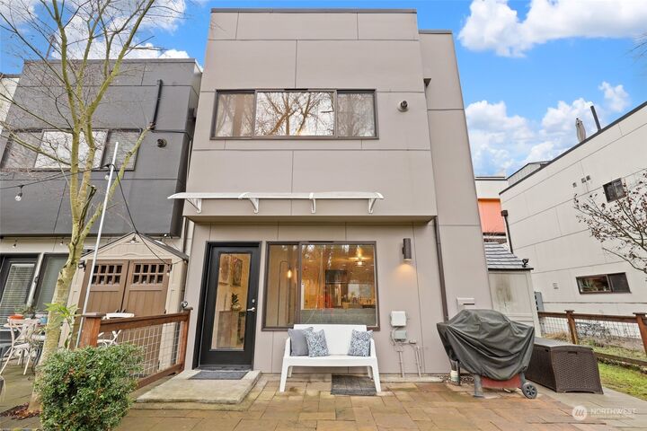 2130 NE 89th Street  Seattle WA 98115 photo