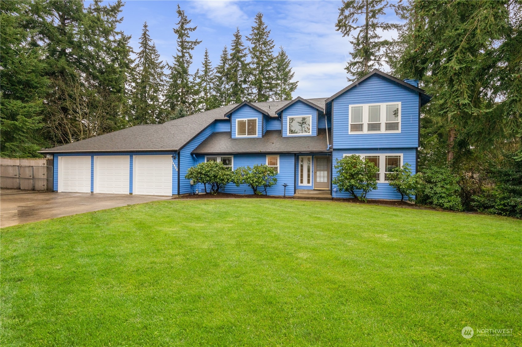 Property Photo:  14905 44th Avenue W  WA 98087 