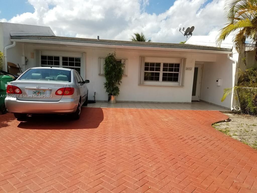 Property Photo:  2052 SW 102nd Ct 0  FL 33165 