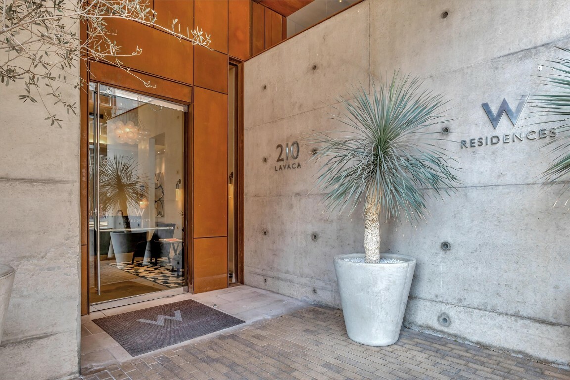 Property Photo:  210 Lavaca Street 2903  TX 78701 