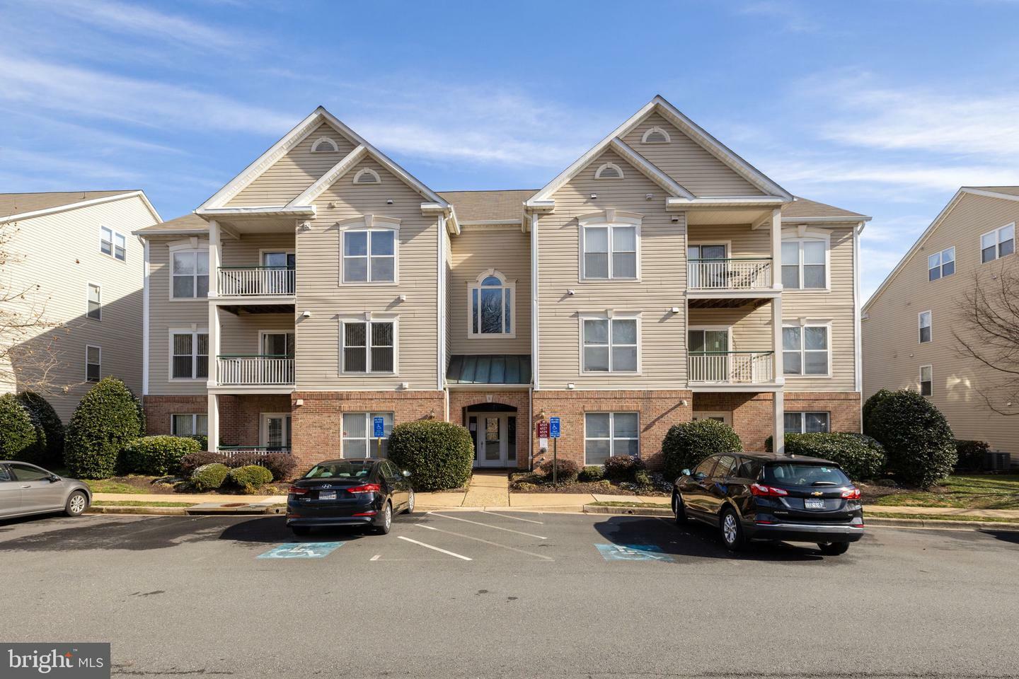 Property Photo: 6525 Grange Lane 301 VA 22315