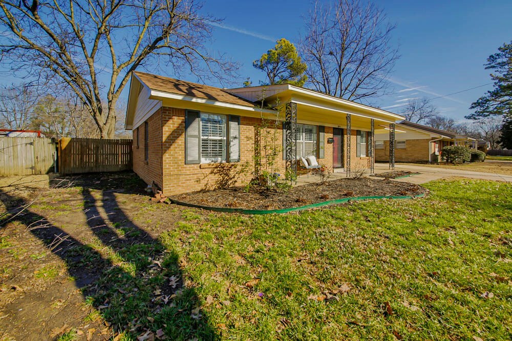 Property Photo:  809 Roselawn Drive  AR 72301 