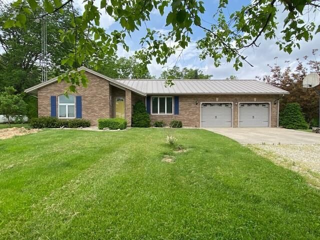 Property Photo:  1655 Paradise Road   61938 