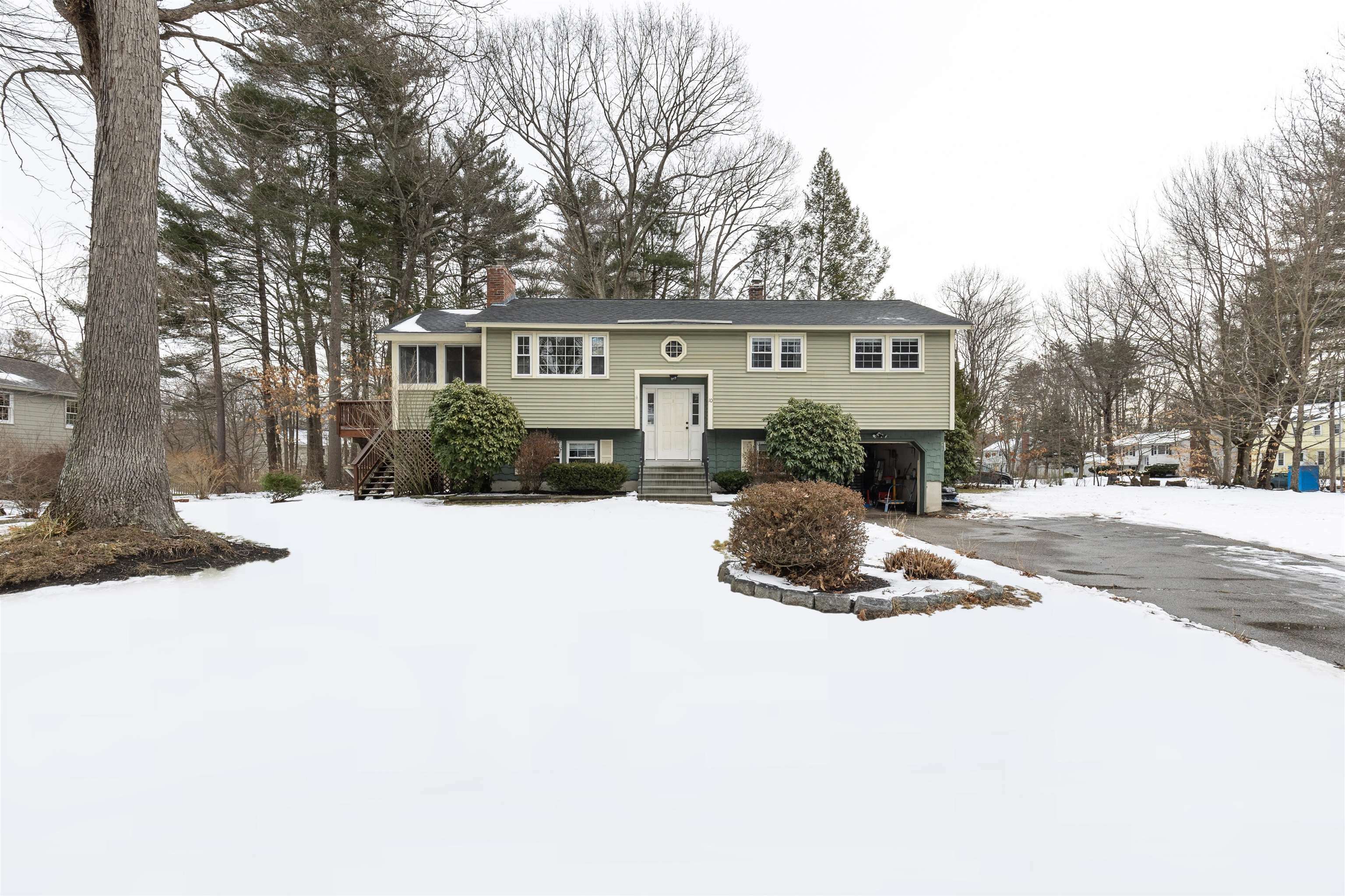 Property Photo:  10 Thelma Drive  NH 03833 