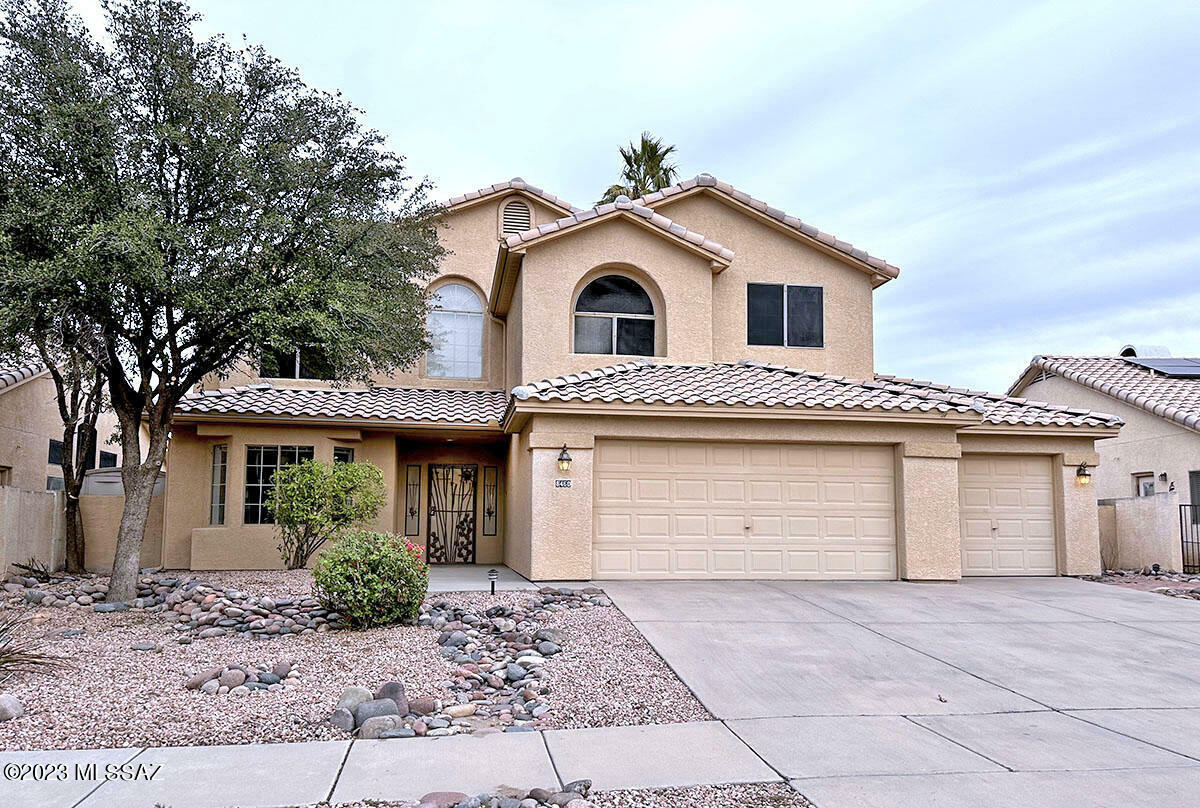 Property Photo:  8460 N Redstone Place  AZ 85743 