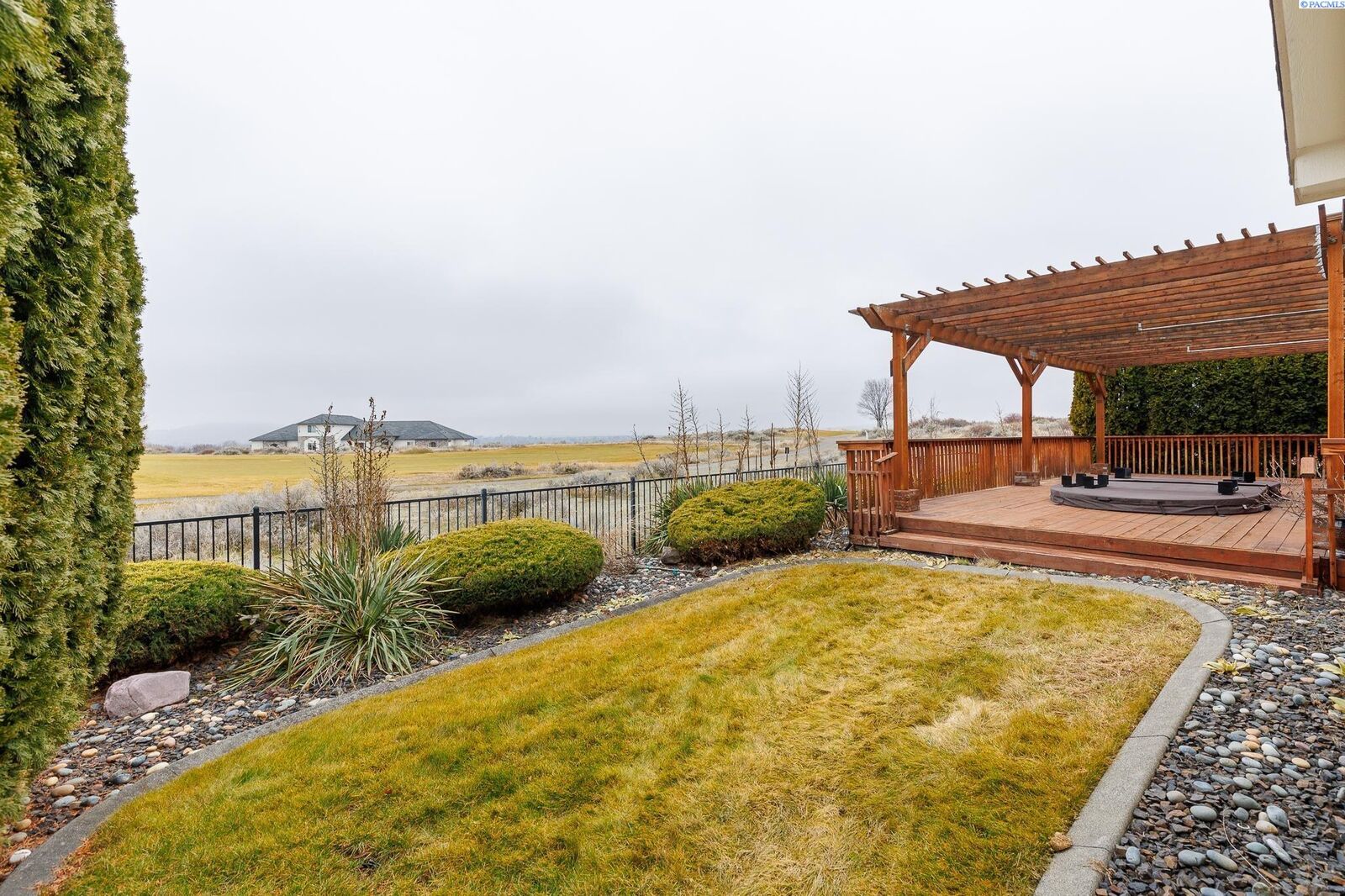 Property Photo: 2711 Stonecreek Dr. WA 99354