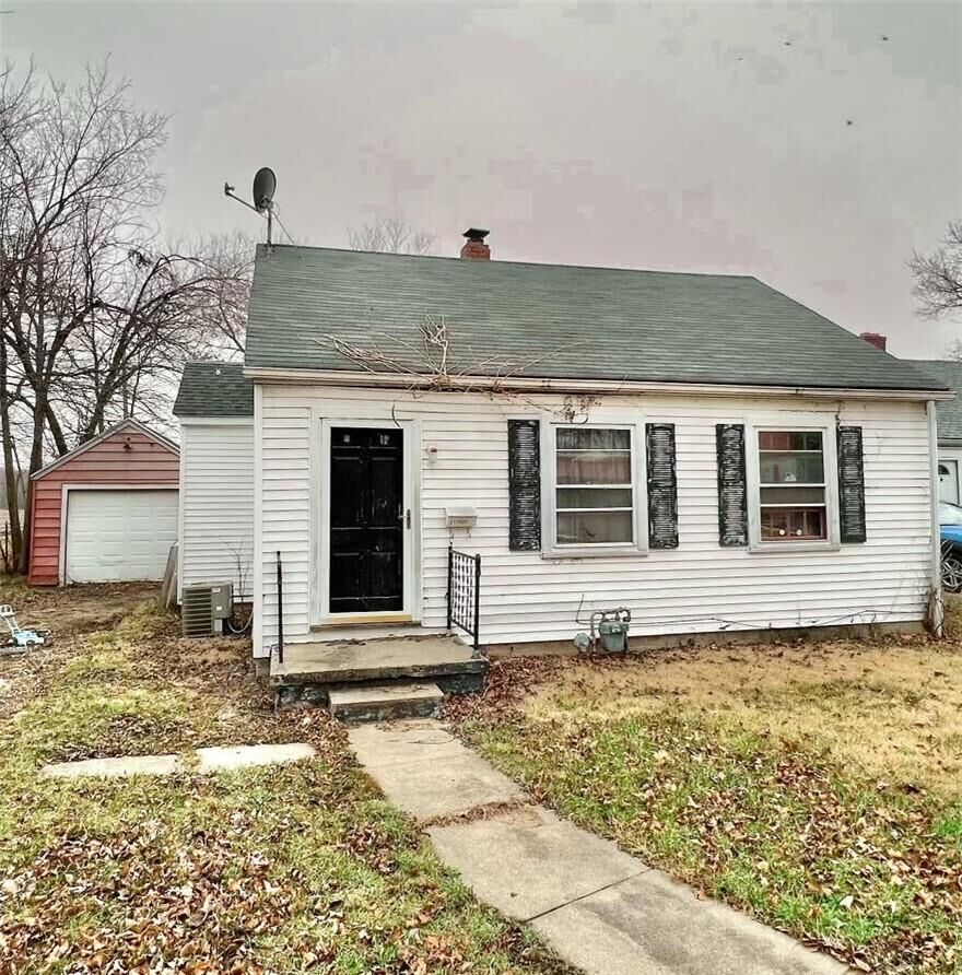 Property Photo:  21 Westwood Avenue  IL 61938 