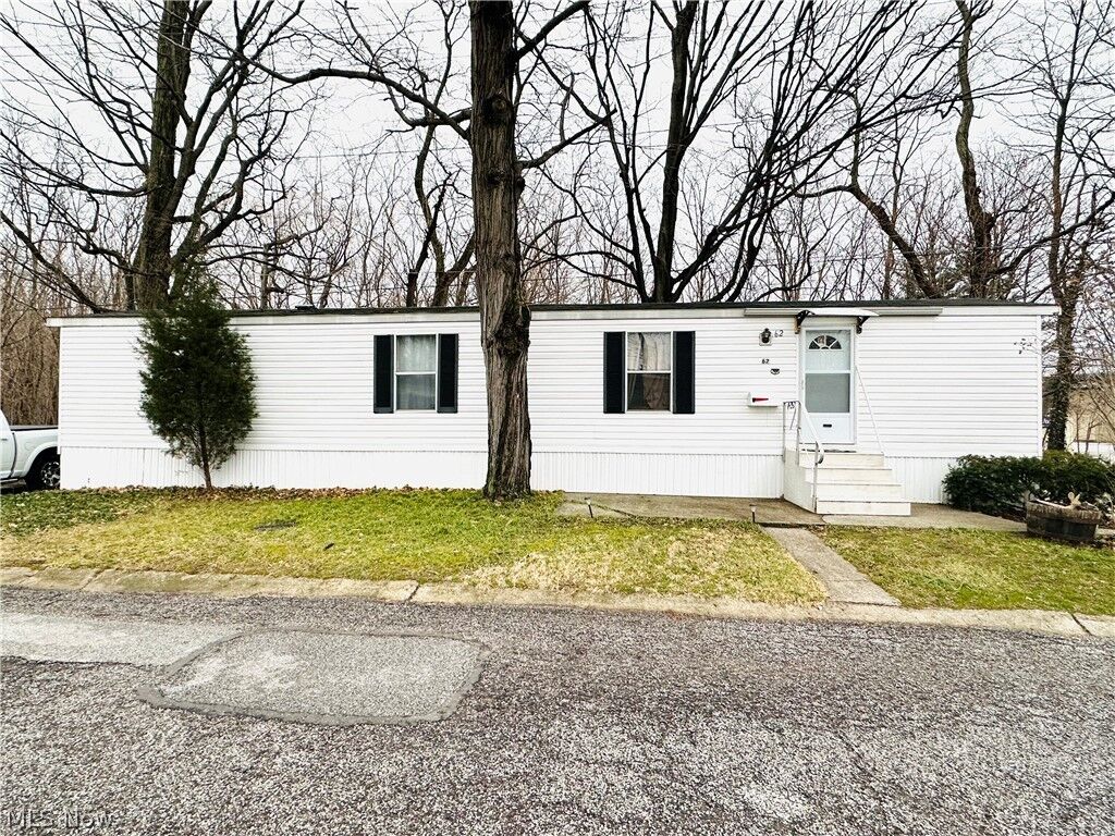 Property Photo:  62 Wintergreen Lane  OH 44060 