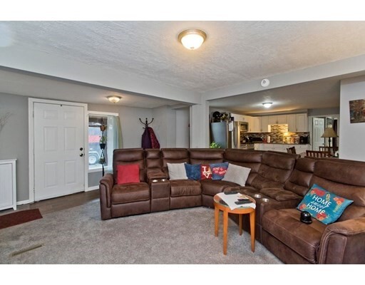 Property Photo: 5 Campbell Pl MA 01020