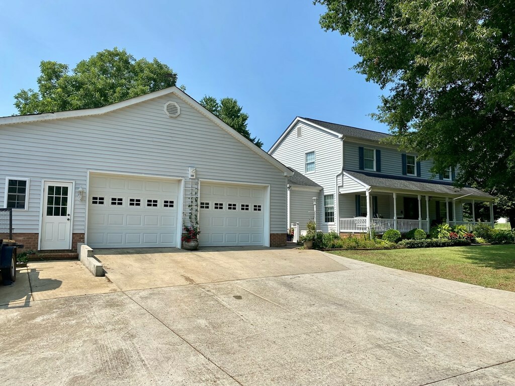 Property Photo:  3494 Country Club Drive  VA 23924 