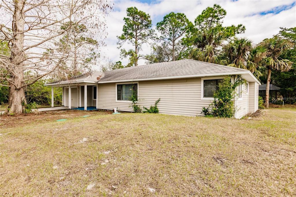 Property Photo:  708 Lincoln Avenue  FL 33972 