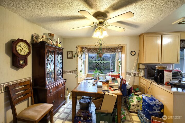 Property Photo: 918 9th Street SW WA 98371