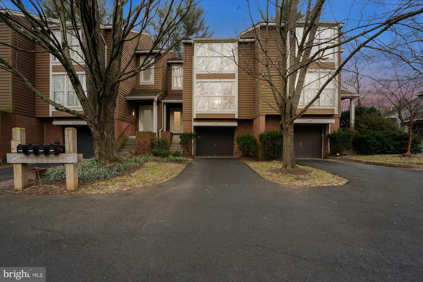 Property Photo:  11405 Orchard Green Court  VA 20190 