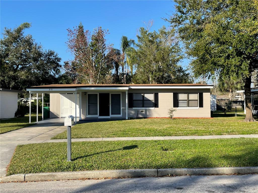 Property Photo:  315 Apopka Street  FL 34787 