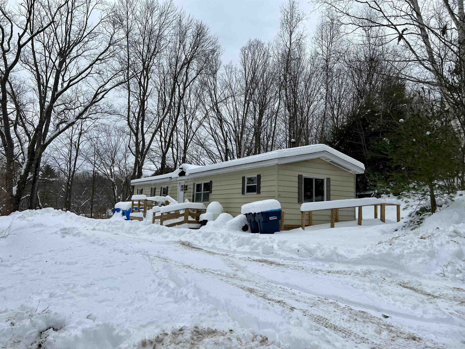 Property Photo:  25 Holiday Lane  NH 03220 