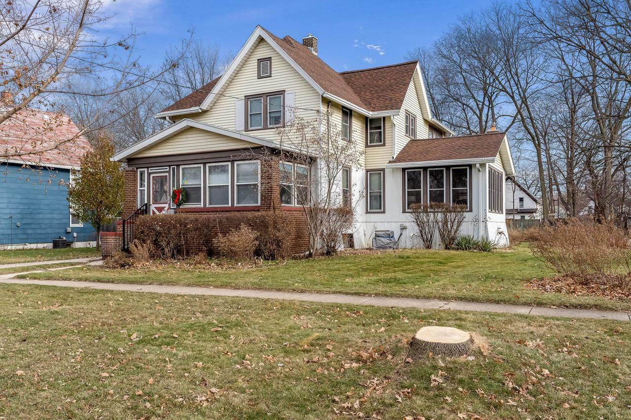 Property Photo:  1107 Harrison Ave  WI 53511 