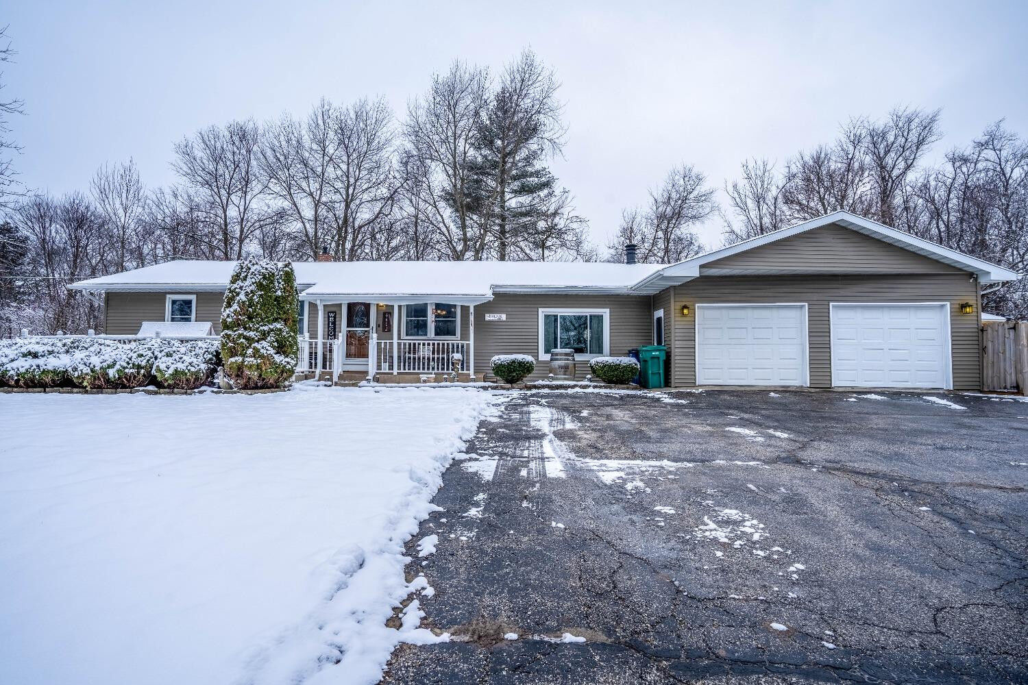 Property Photo:  6602 S 600  IN 46382 