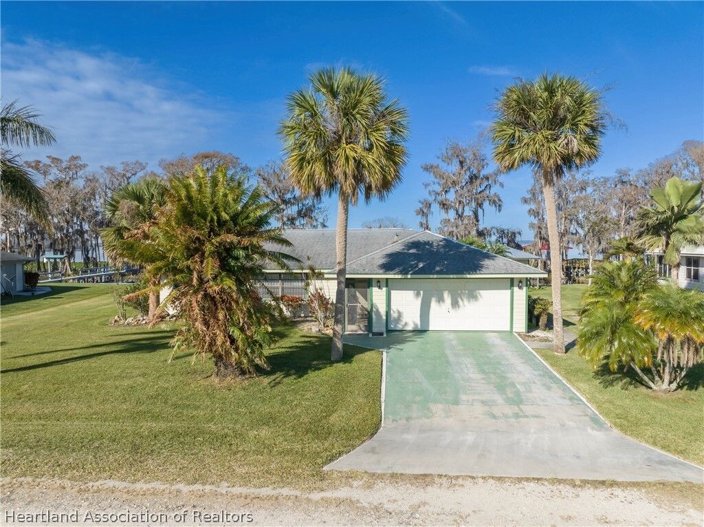 Property Photo: 2684 Abell Road FL 33852