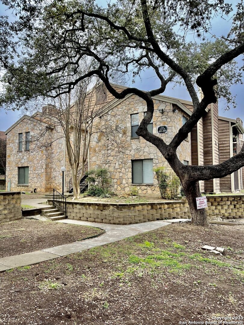 Property Photo:  11520 Huebner Rd 401  TX 78230 