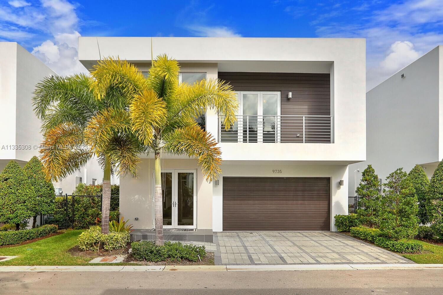 Property Photo:  9735 NW 74 Ter  FL 33178