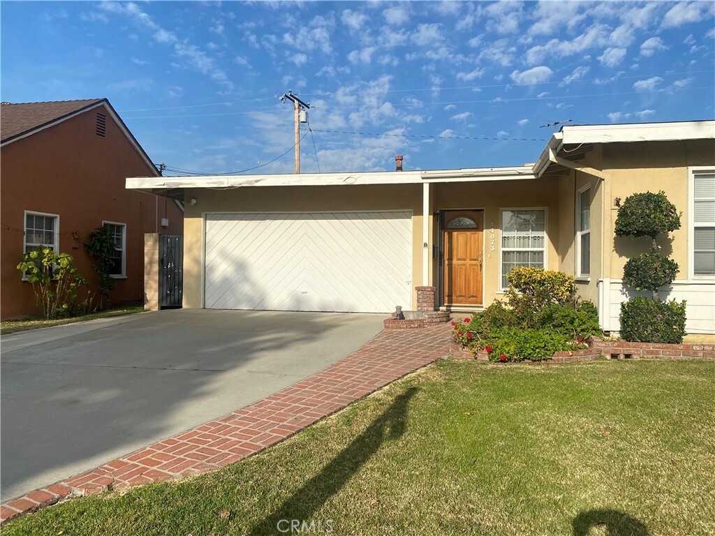 Property Photo: 14073 Putnam Street CA 90605