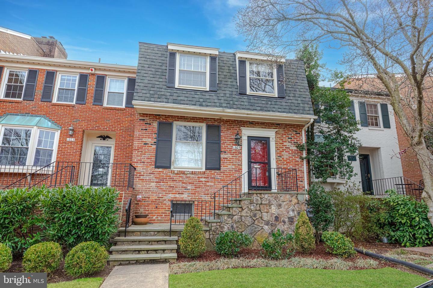 Property Photo: 1605 Belle Haven Road VA 22307