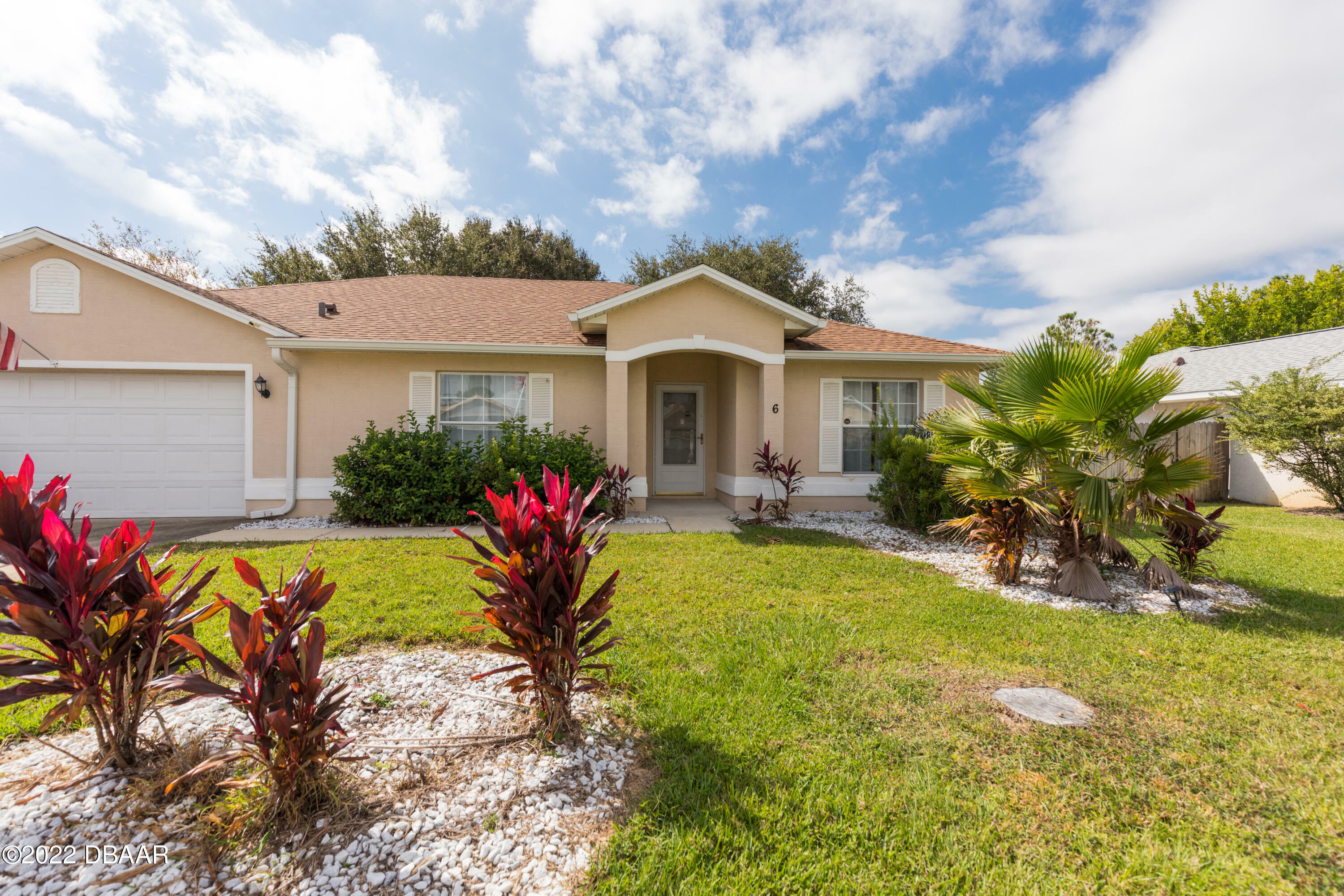 Property Photo: 6 Biltvue Place FL 32137